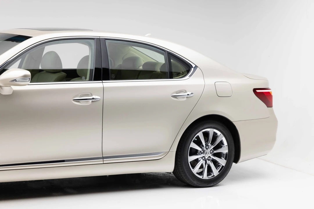 2012 Lexus LS 4th Gen - Image 29 of 31