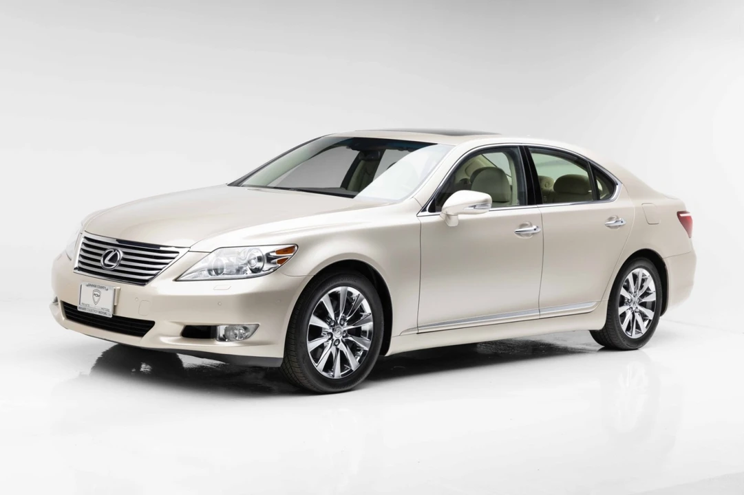 2012 Lexus LS 4th Gen - Image 13 of 31