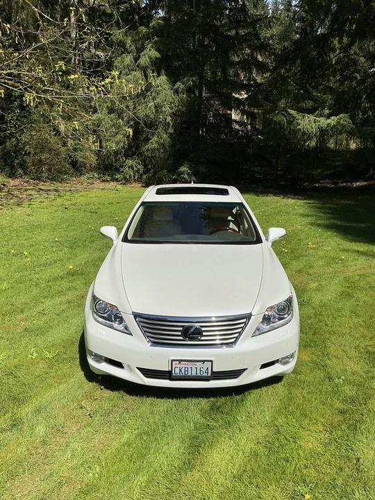 2012 Lexus LS 4th Gen - Image 3 of 31