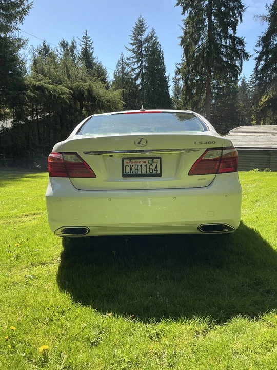 2012 Lexus LS 4th Gen - Image 8 of 31