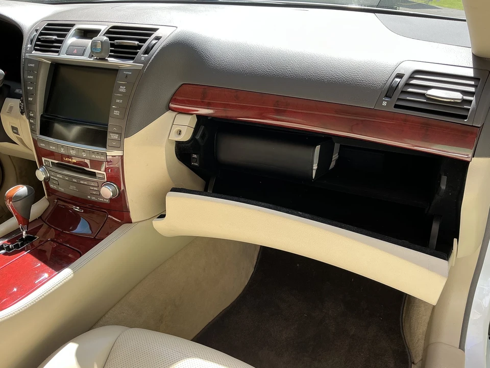 2012 Lexus LS 4th Gen - Image 31 of 31