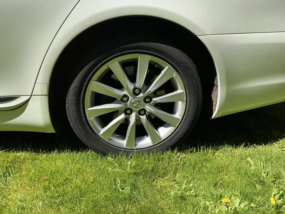 2012 Lexus LS 4th Gen - Image 18 of 31