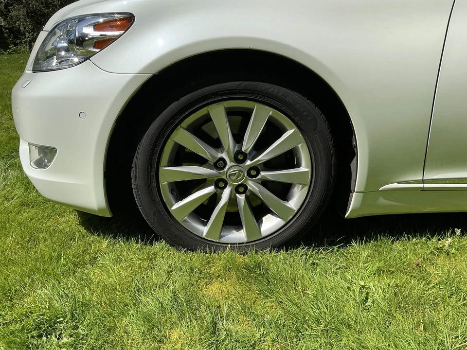 2012 Lexus LS 4th Gen - Image 17 of 31