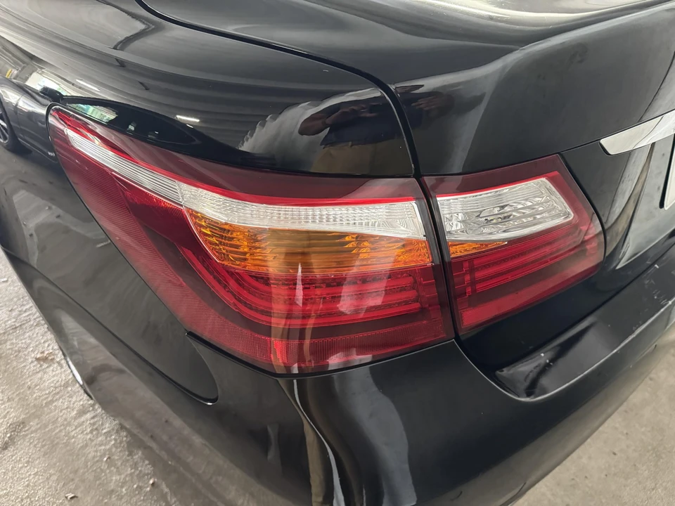 2012 Lexus LS 4th Gen - Image 14 of 31