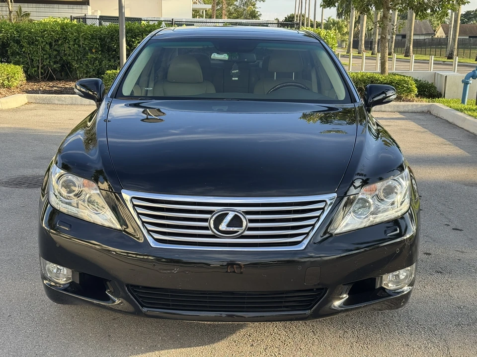 2012 Lexus LS 4th Gen - Image 3 of 31