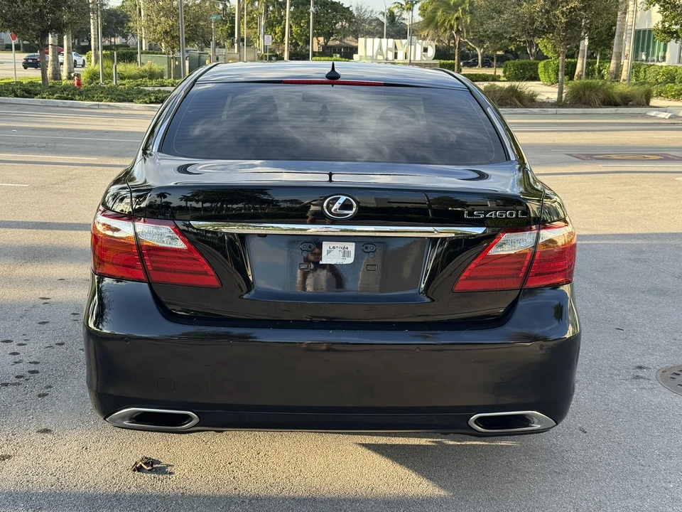 2012 Lexus LS 4th Gen - Image 7 of 31
