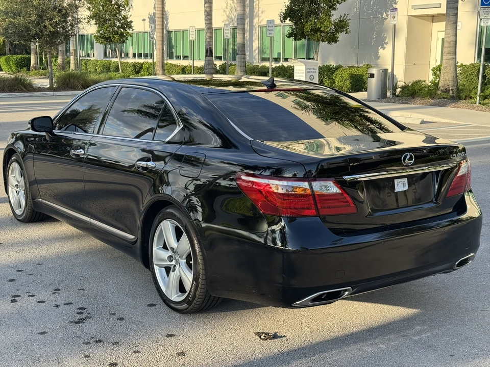 2012 Lexus LS 4th Gen - Image 8 of 31