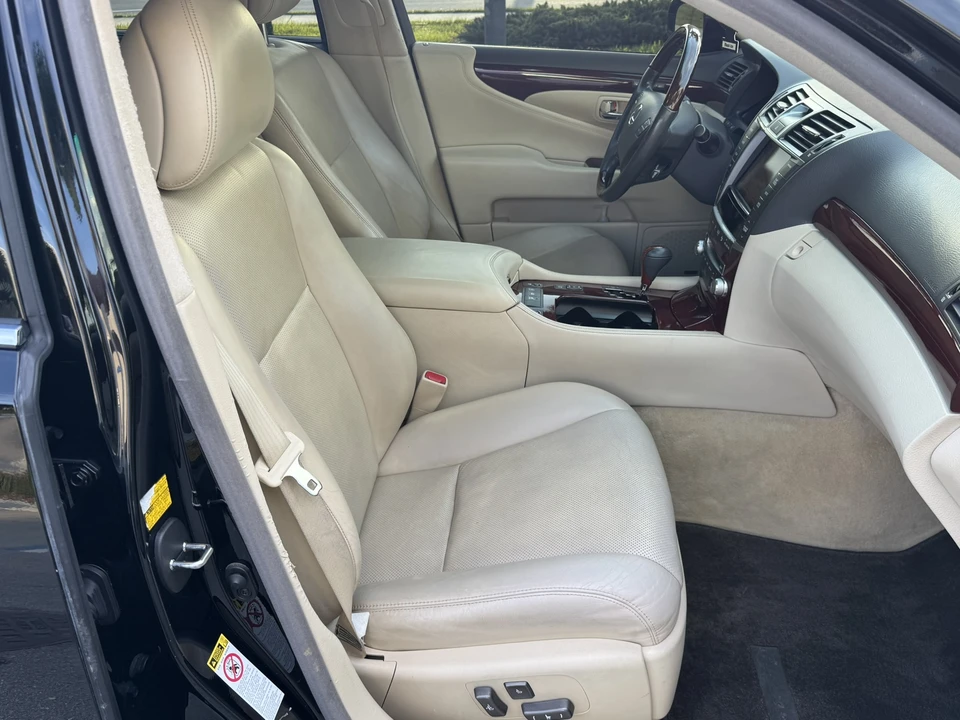 2012 Lexus LS 4th Gen - Image 31 of 31
