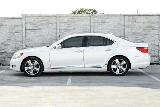 2012 Lexus LS 4th Gen - Image 9 of 21