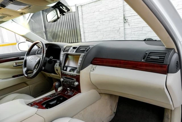 2012 Lexus LS 4th Gen - Image 12 of 21