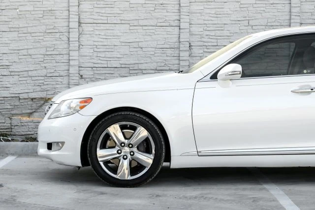 2012 Lexus LS 4th Gen - Image 10 of 21