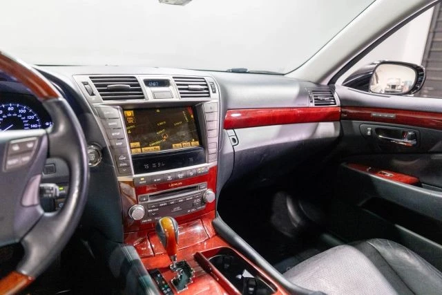 2012 Lexus LS 4th Gen - Image 5 of 21