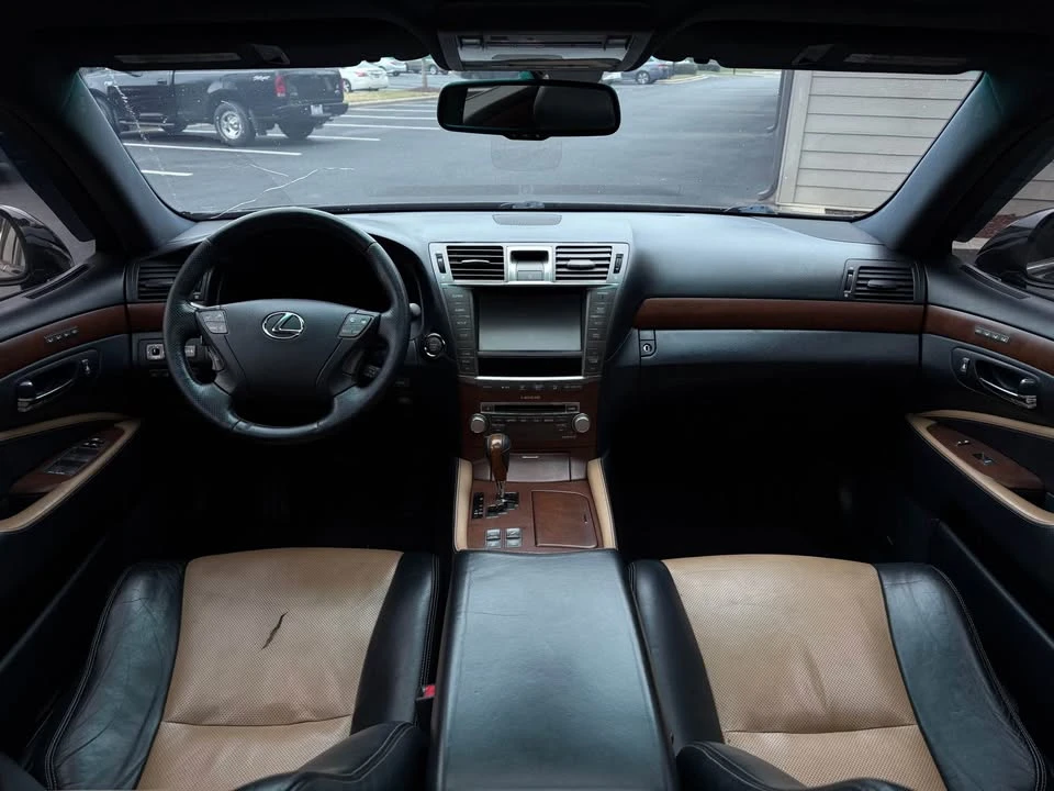 2012 Lexus LS 4th Gen - Image 10 of 17