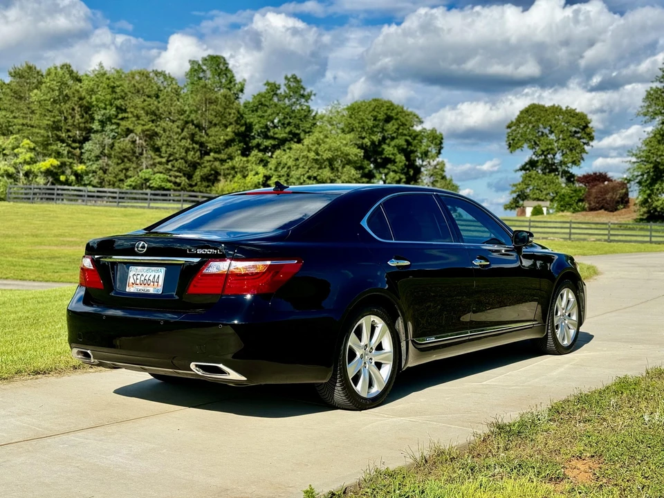 2012 Lexus LS 4th Gen - Image 29 of 31
