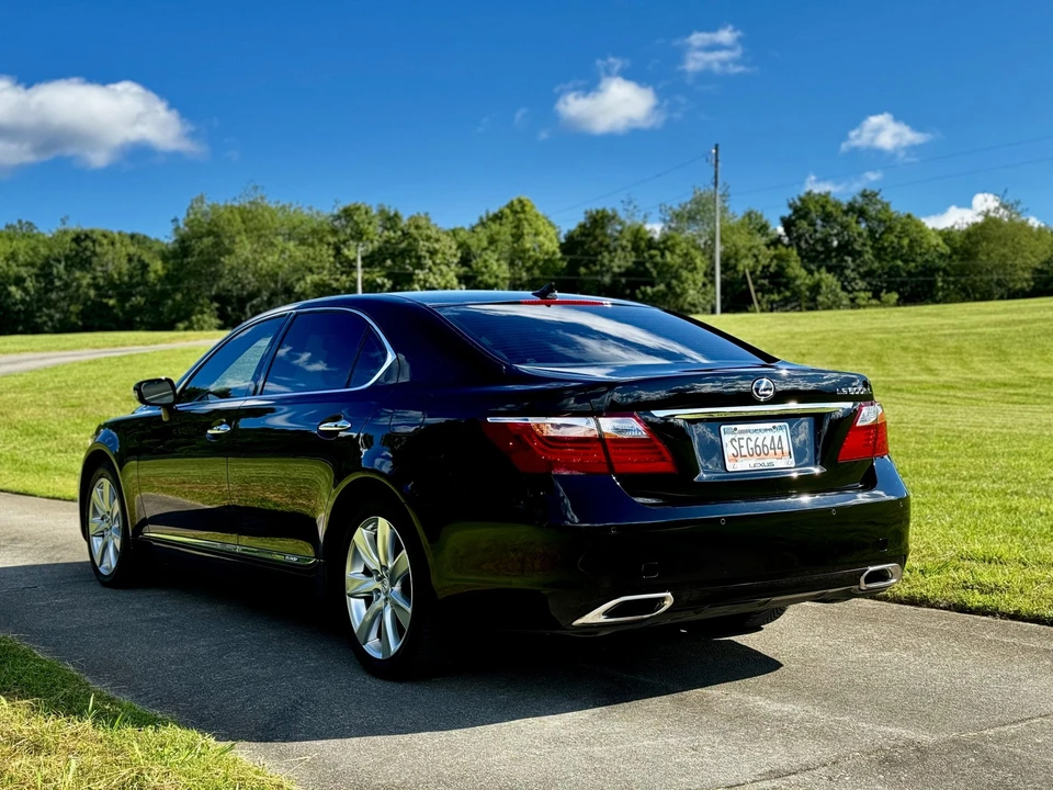 2012 Lexus LS 4th Gen - Image 22 of 31