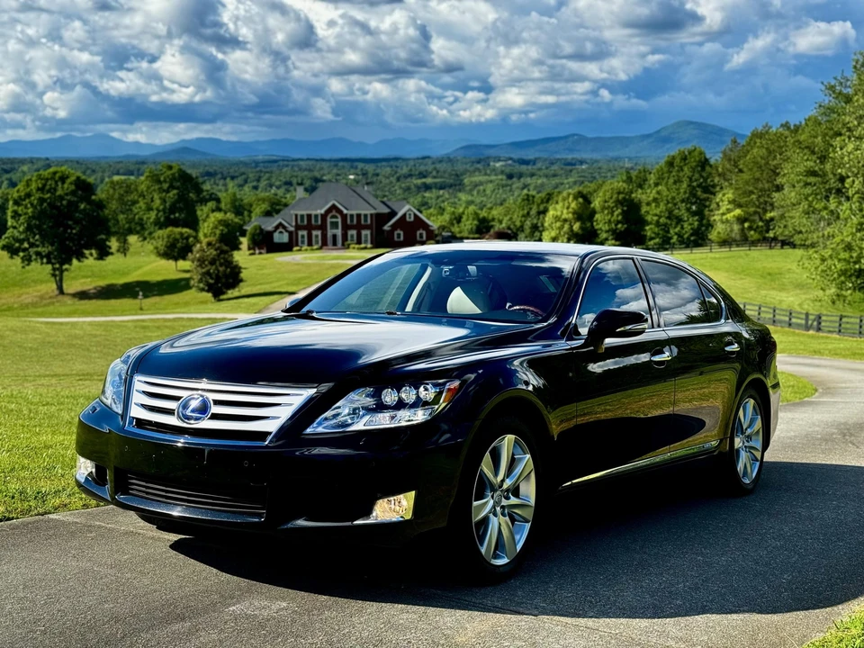 2012 Lexus LS 4th Gen - Image 7 of 31