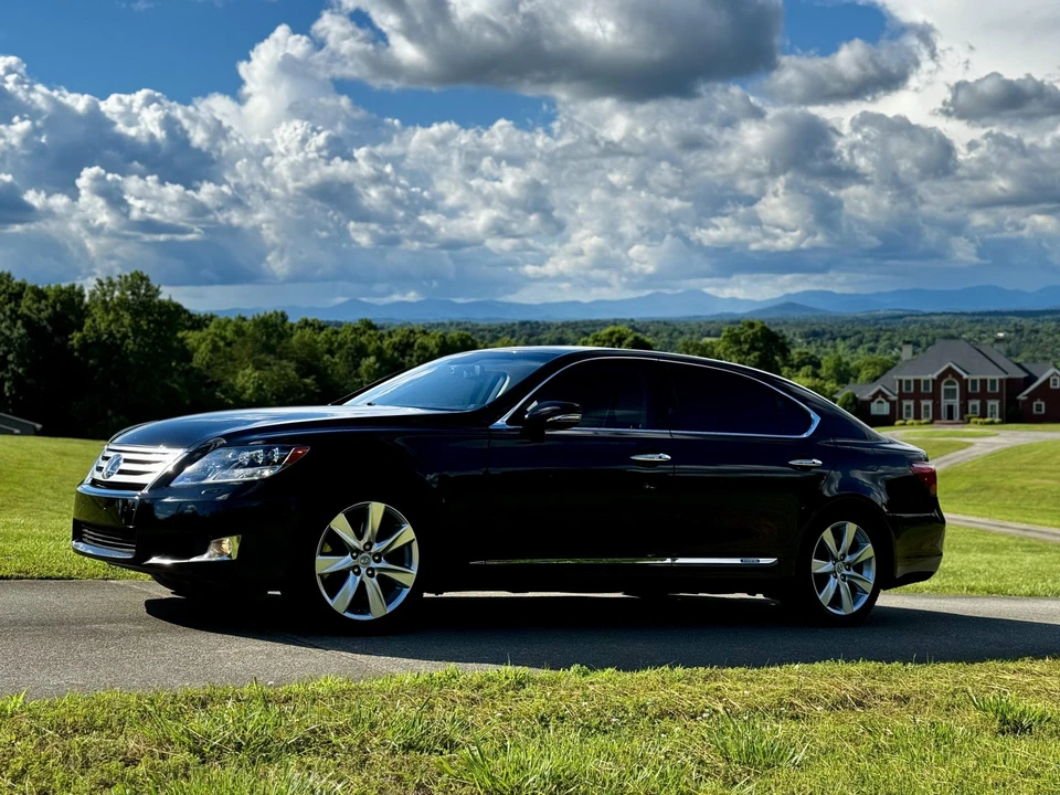 2012 Lexus LS 4th Gen - Image 12 of 31