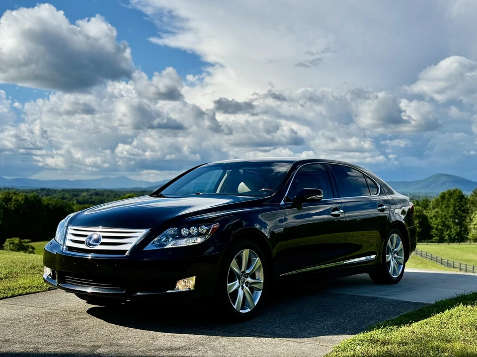 2012 Lexus LS 4th Gen - Image 6 of 31