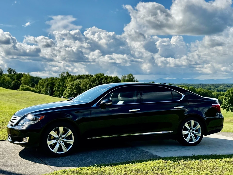 2012 Lexus LS 4th Gen - Image 13 of 31