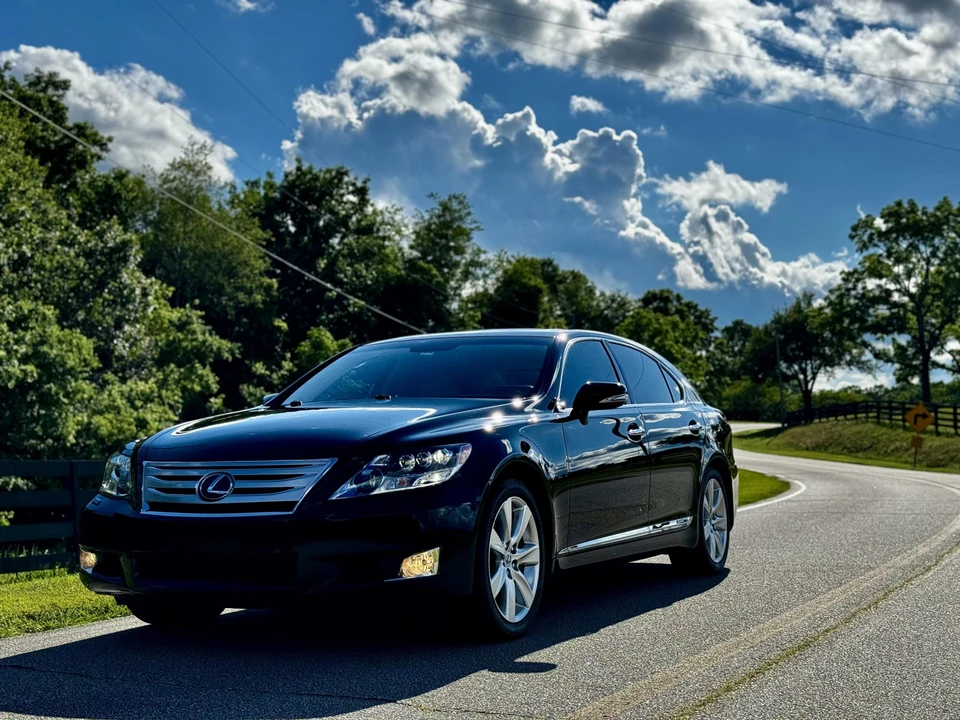 2012 Lexus LS 4th Gen - Image 5 of 31