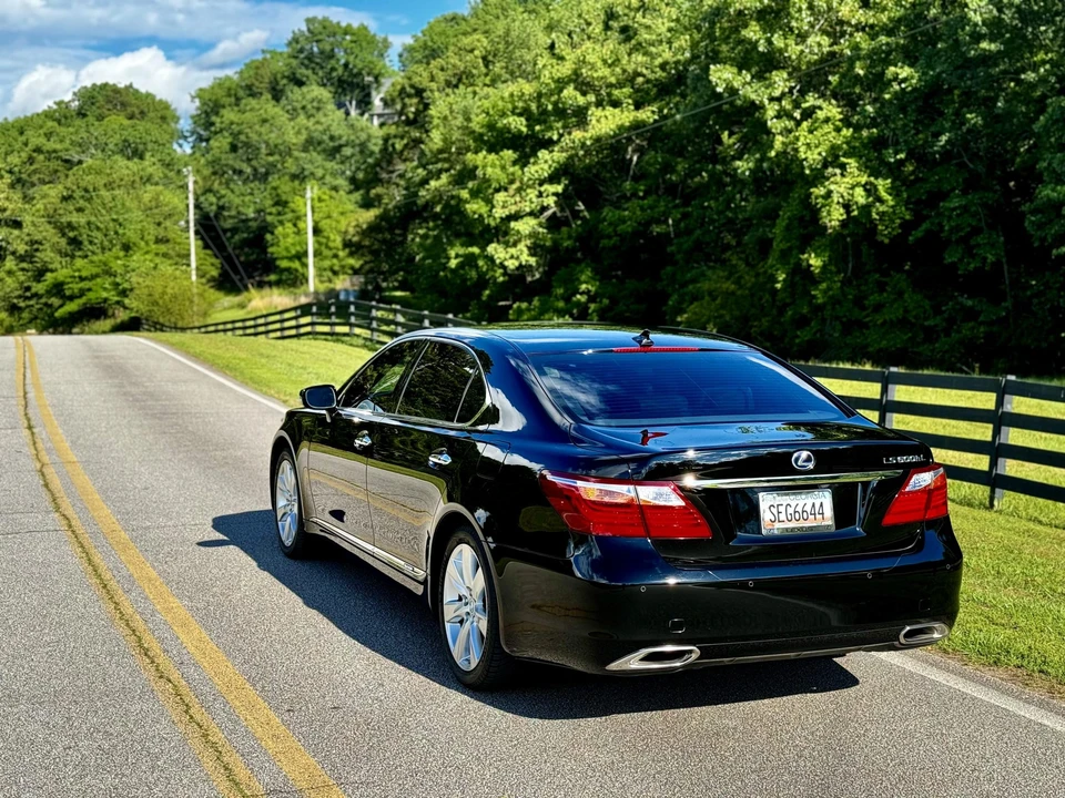 2012 Lexus LS 4th Gen - Image 23 of 31