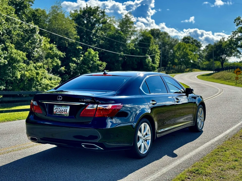 2012 Lexus LS 4th Gen - Image 26 of 31