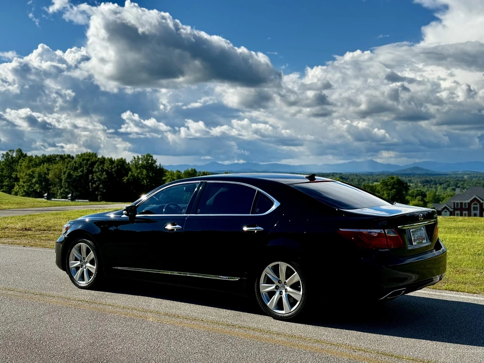 2012 Lexus LS 4th Gen - Image 17 of 31
