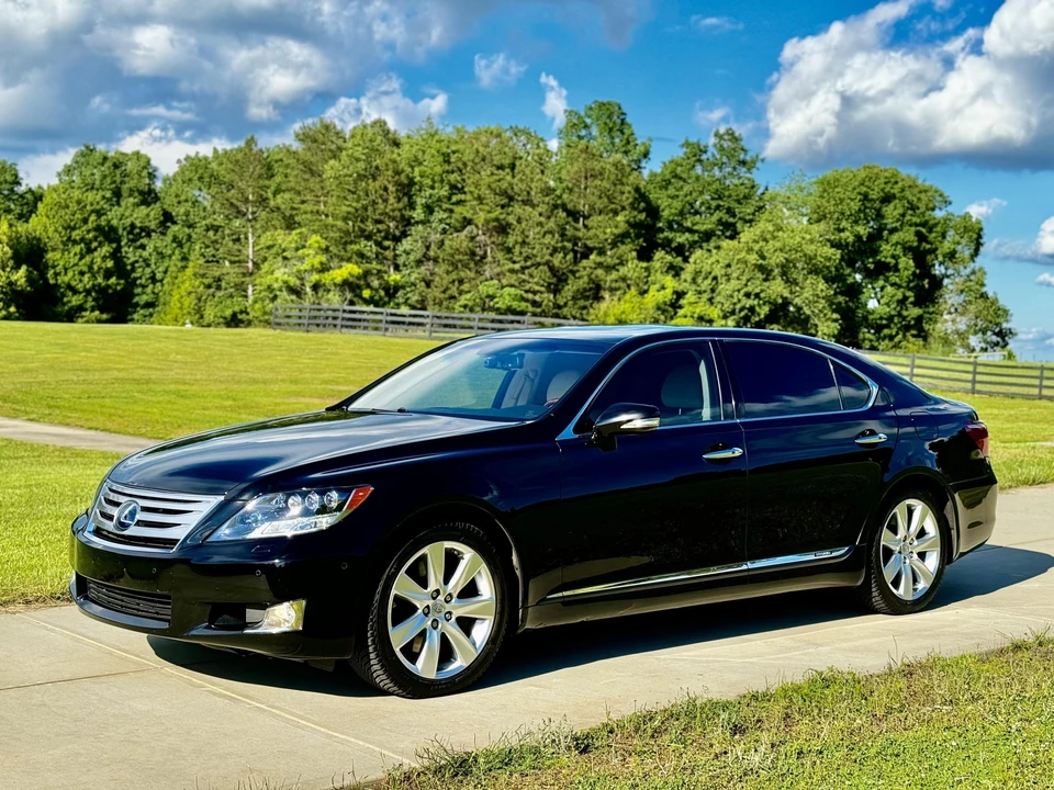 2012 Lexus LS 4th Gen - Image 11 of 31