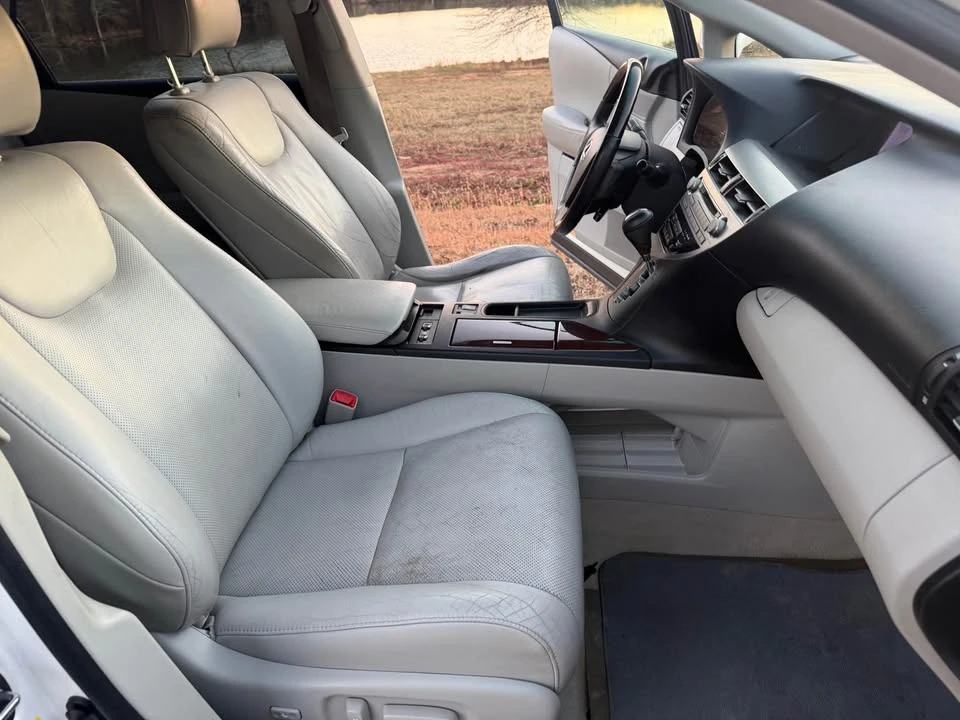 2012 Lexus RX 3rd Gen - Image 16 of 18