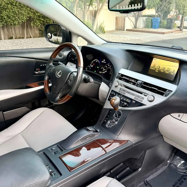 2012 Lexus RX 3rd Gen - Image 9 of 18