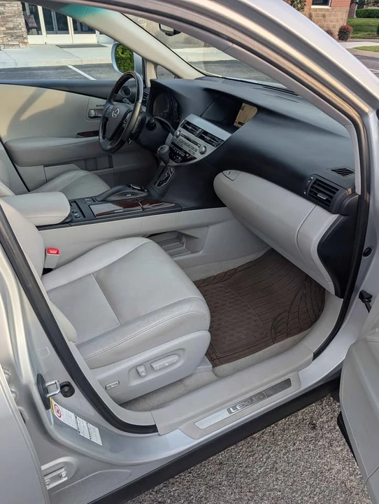 2012 Lexus RX 3rd Gen - Image 13 of 20