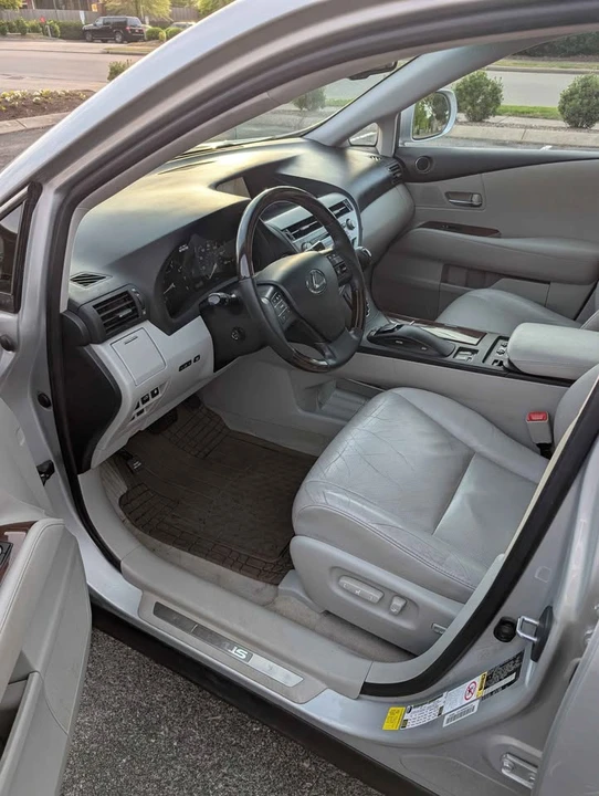 2012 Lexus RX 3rd Gen - Image 16 of 20