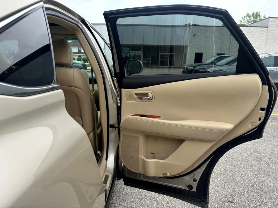 2012 Lexus RX 3rd Gen - Image 16 of 21