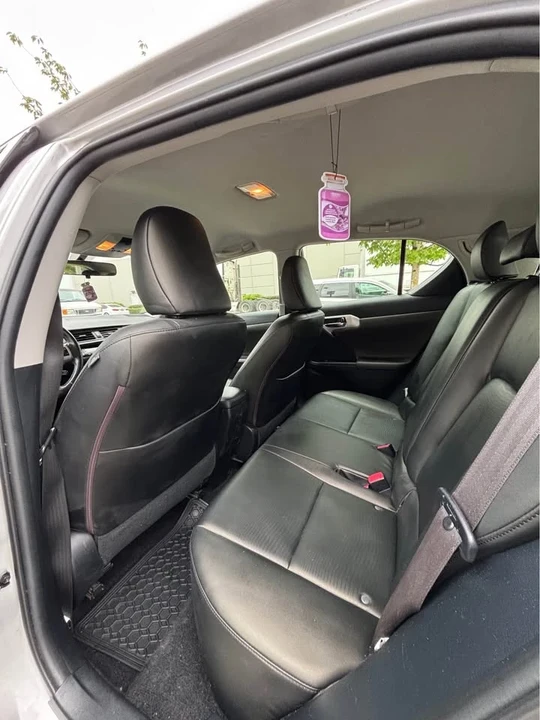 2012 Lexus CT - Image 12 of 13