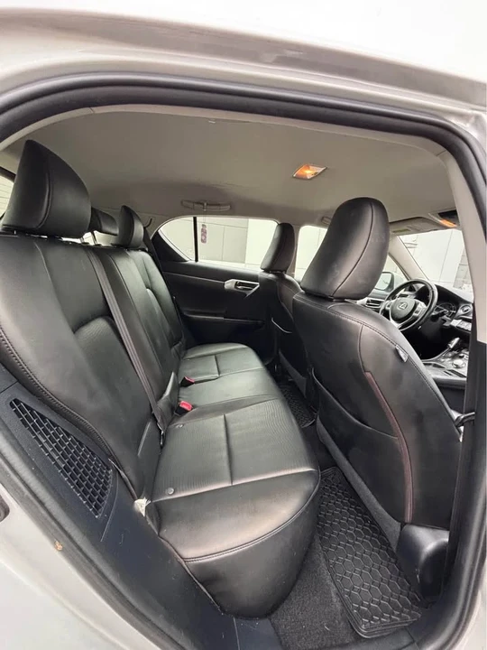 2012 Lexus CT - Image 10 of 13
