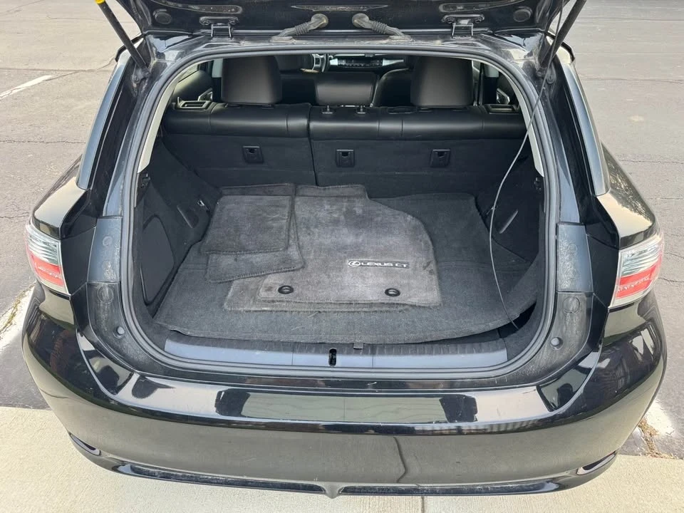 2012 Lexus CT - Image 10 of 12