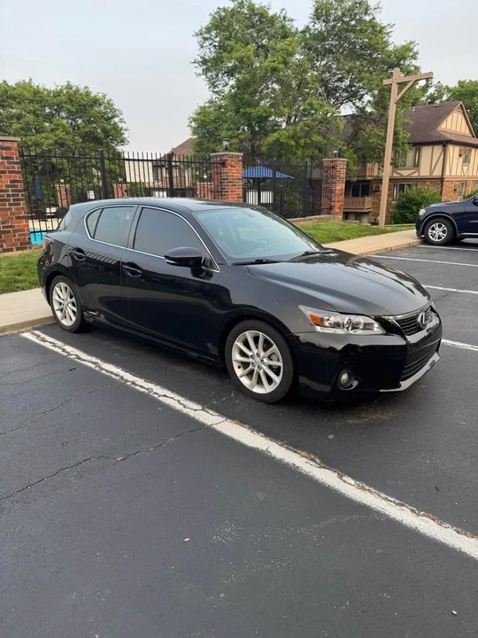 2012 Lexus CT - Image 2 of 12