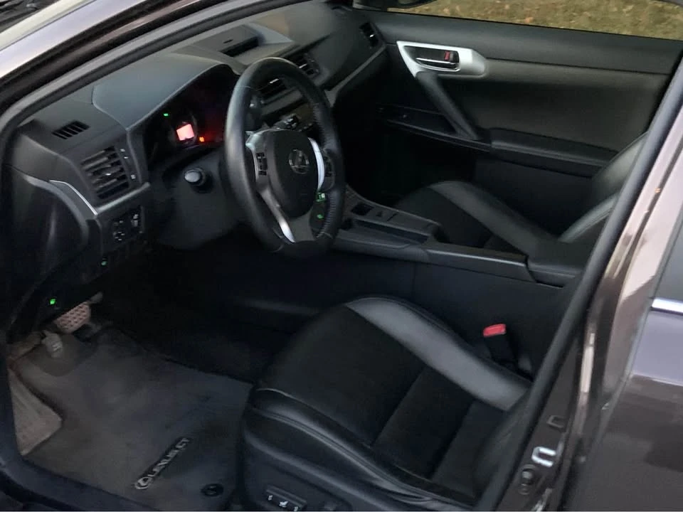 2012 Lexus CT - Image 6 of 7