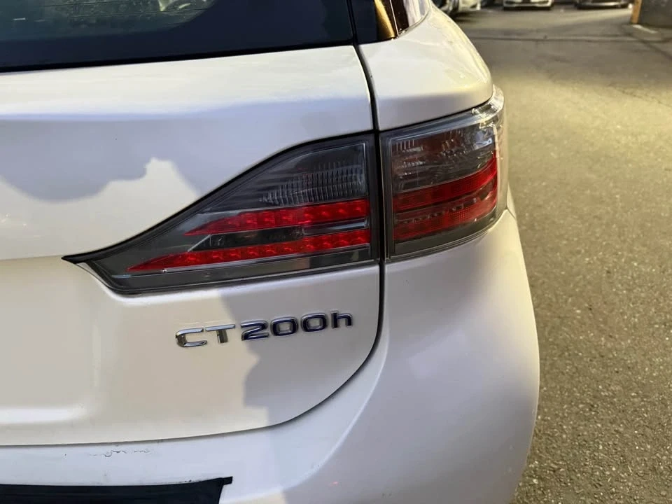2012 Lexus CT - Image 7 of 14
