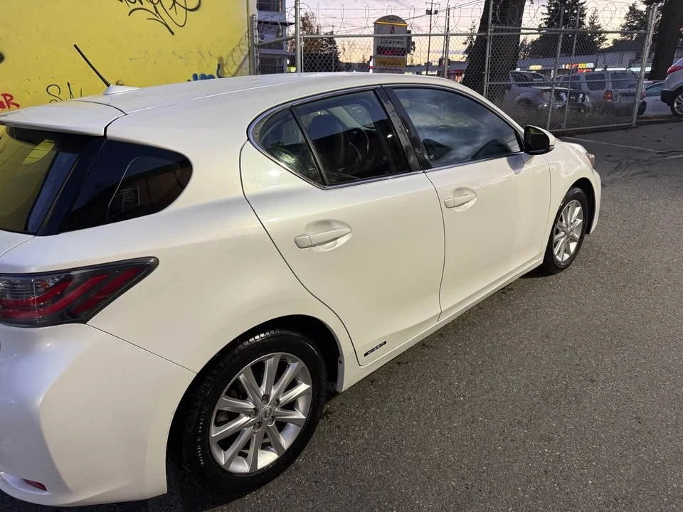 2012 Lexus CT - Image 8 of 14