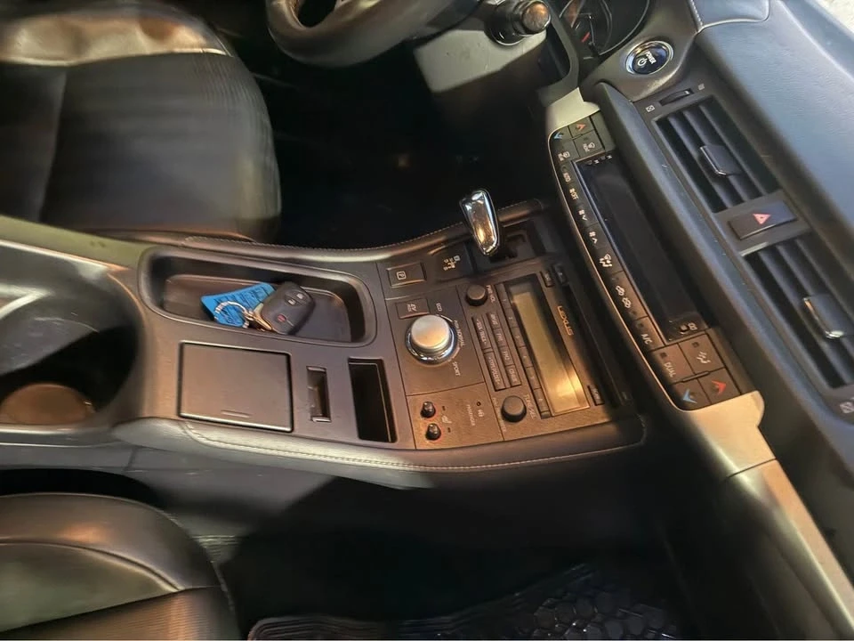 2012 Lexus CT - Image 12 of 14