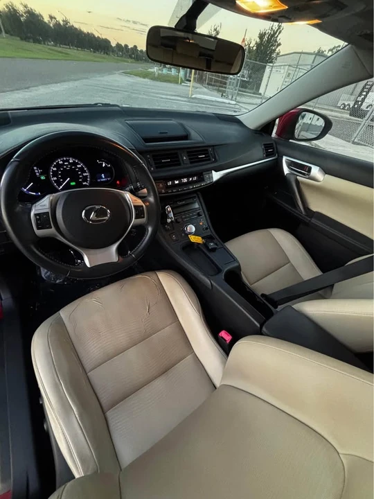 2012 Lexus CT - Image 8 of 11