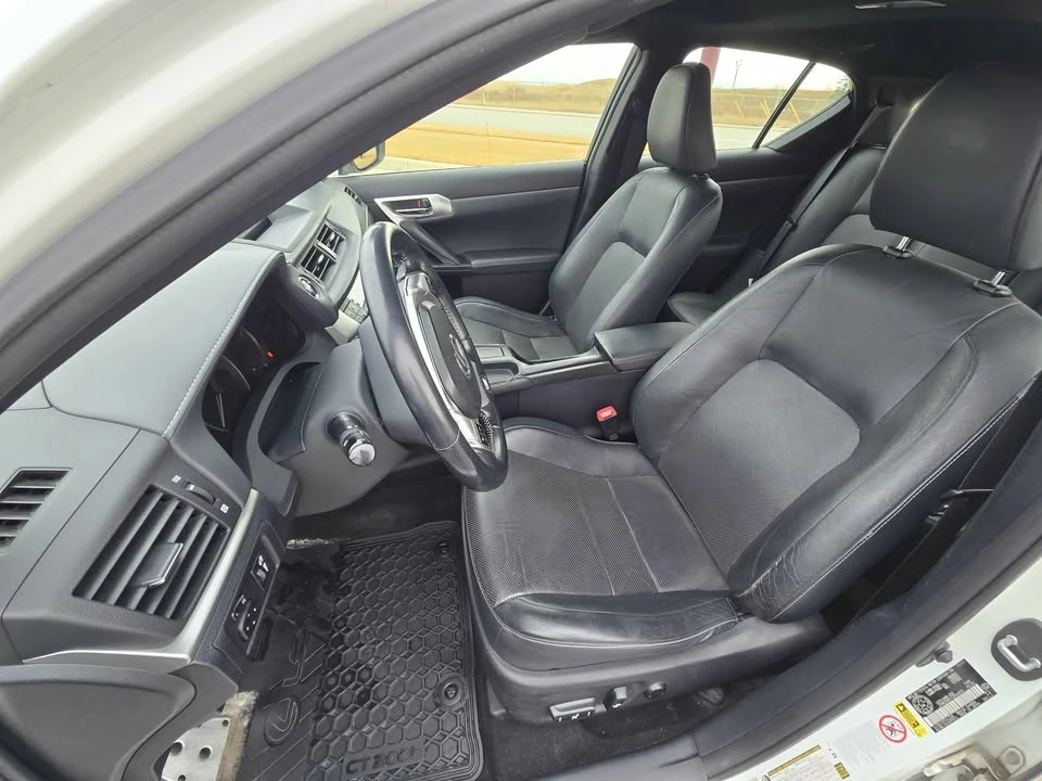 2012 Lexus CT - Image 8 of 11