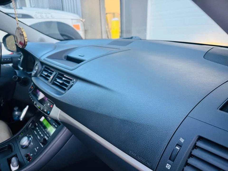 2012 Lexus CT - Image 18 of 20