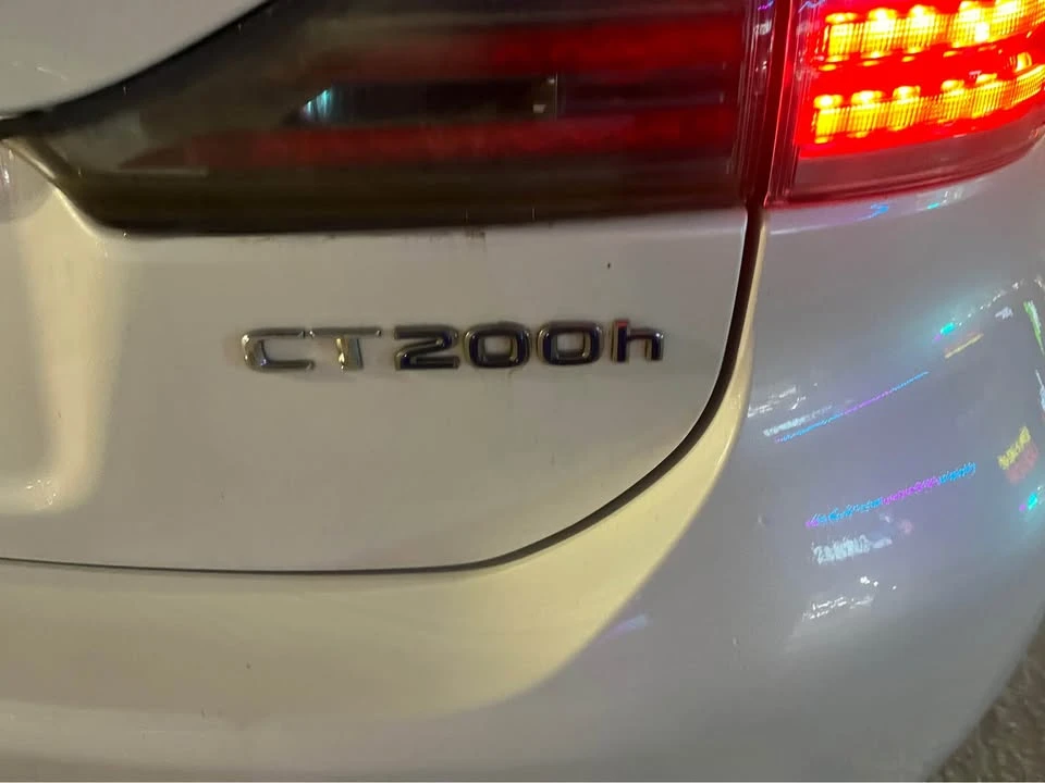 2012 Lexus CT - Image 11 of 19