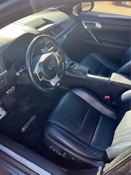 2012 Lexus CT - Image 10 of 16