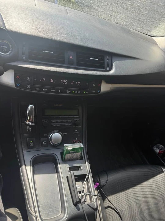 2012 Lexus CT - Image 11 of 12