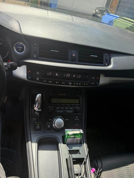 2012 Lexus CT - Image 7 of 12