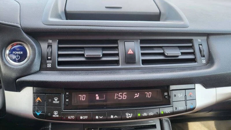 2012 Lexus CT - Image 10 of 12