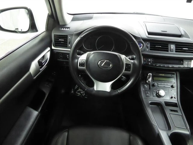 2012 Lexus CT - Image 9 of 20